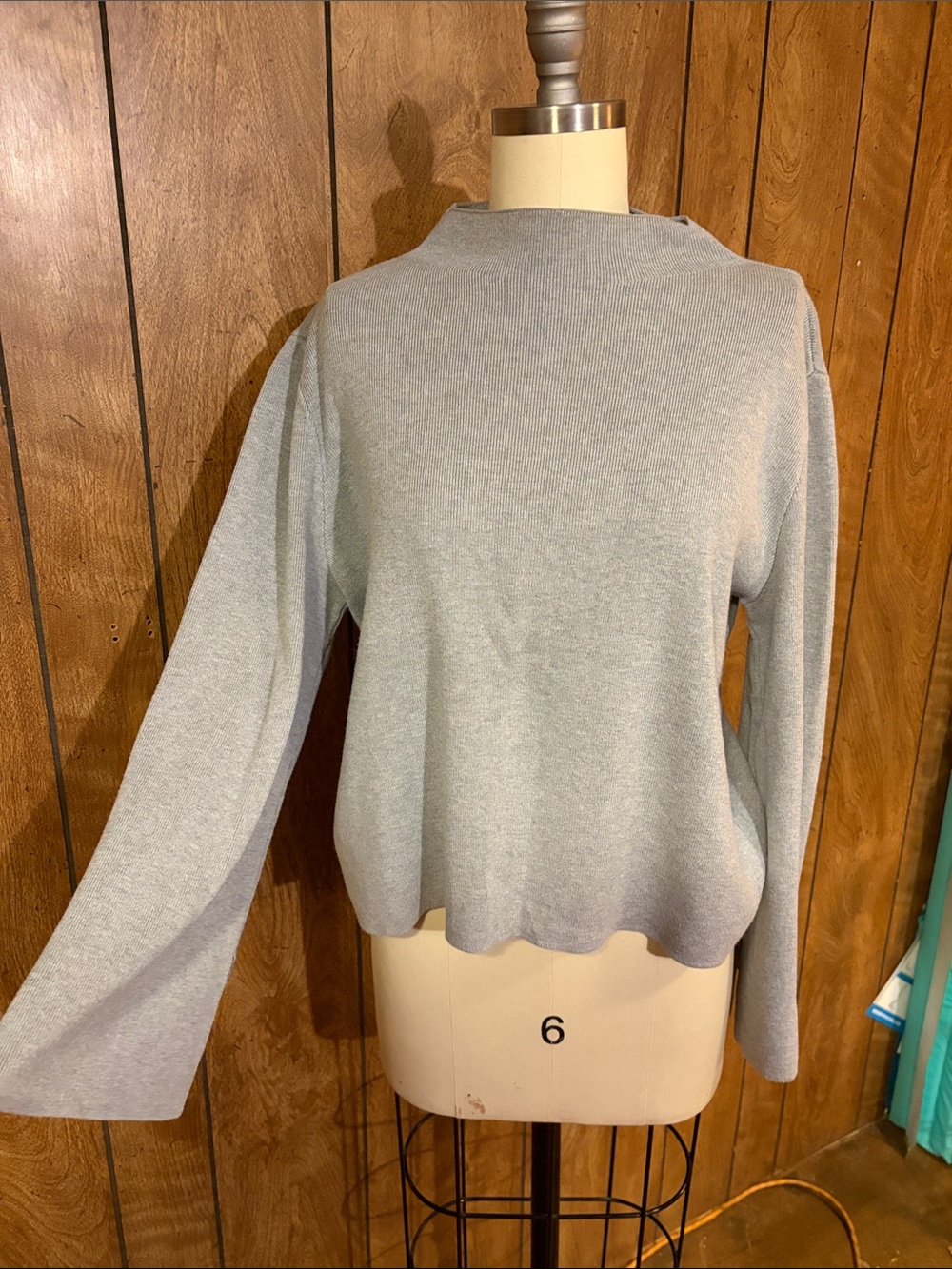 Halogen Light Gray Crewneck Long-Sleeve Knit Sweater
